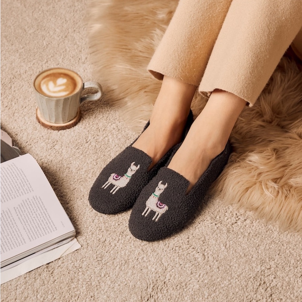 VIVAIA Gray Mink Knit Llama Women's Round Toe Loafers Flats Shoes Size 9.5
